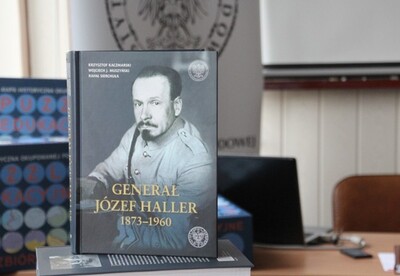 Do uczestników warsztatów w Bielsku Podlaskim trafił album IPN o gen. Józefie Hallerze