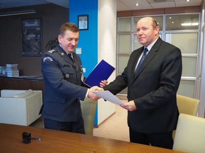 Podpisanie porozumienia o współpracy szkoleniowej i edukacyjnej między Okręgowym Inspektoratem Służby Więziennej i Oddziałem IPN w Białymstoku