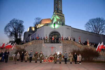 Pomnik Ofiar Katastrofy Smoleńskiej w Białymstoku. Fot. Wł. Tokarski