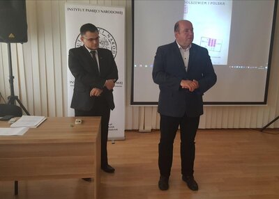 Prelegenta przedstawił dr hab. Piotr Kardela, dyrektor Oddziału IPN w Białymstoku