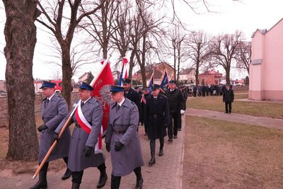 Uroczystość uświetnił sztandar Powiatowej Komendy Policji w Łomży oraz sztandary Ochotniczych Straży Pożarnych z Gminy Piątnica