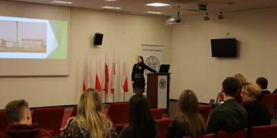 Wykład o losach kresowych rodzin na tle wielkich przemian politycznych wygłosiła dr Diana Maksimiuk