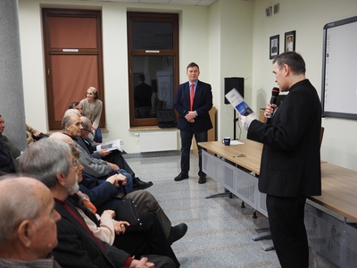 Gości i Autora powitał dyrektor Archiwum i Muzeum Archidiecezjalnego ks. dr Tadeusz Kasabuła