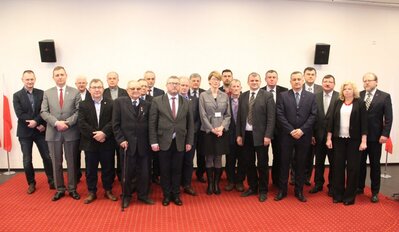 Gospodarze spotkania wraz z członkami Komitetu Ochrony Pamięci Walk i Męczeństwa przy Oddziale IPN w Białymstoku obecnymi na posiedzeniu 7 marca 2017 r.