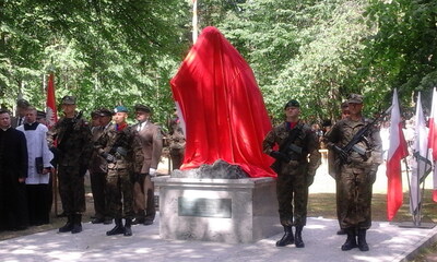 Przed odsłonięciem pomnika Danuty Siedzikówny „Inki”
