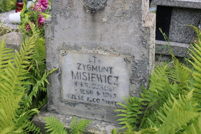 Grób kierownika szkoły w Czeremsze Zygmunta Misiewicza zamordowanego przez Niemców w 1943 r.