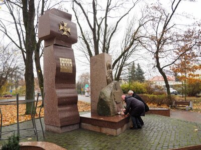 Pomnik pamięci Ofiar Zbrodni Katyńskiej przy Rondzie Katyńskim