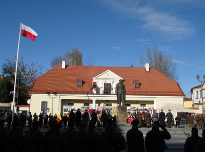 Uroczystości tradycyjnie odbyły się przed pomnikiem Marszałka Józefa Piłsudskiego