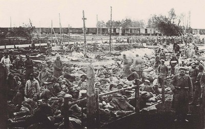 Jeńcy sowieccy wzięci po bitwie pod Radzyminem, 1920 r. (domena publiczna)