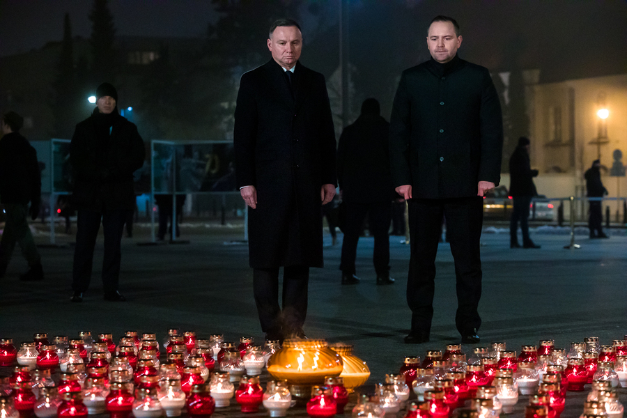 Światło Wolności w 40. rocznicę wprowadzenia stanu wojennego – Warszawa, pl. Józefa Piłsudskiego, 13 grudnia 2021. Fot. Sławek Kasper (IPN)