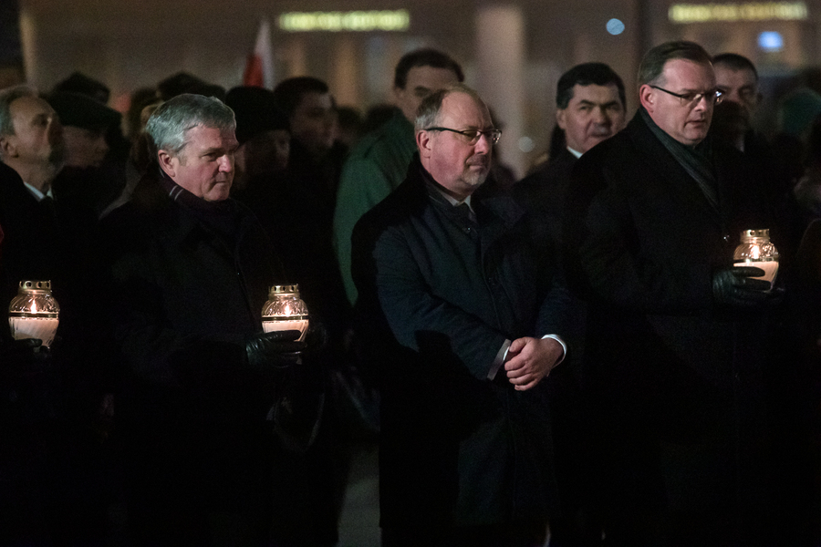 Światło Wolności w 40. rocznicę wprowadzenia stanu wojennego – Warszawa, pl. Józefa Piłsudskiego, 13 grudnia 2021. Fot. Sławek Kasper (IPN)