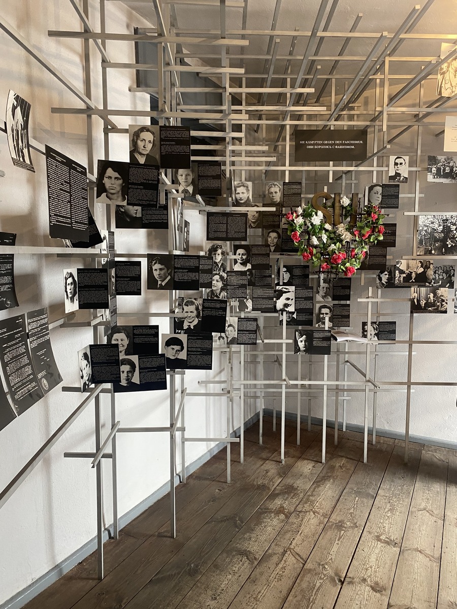 wyjazd finalistów konkursu „W kręgu pamięci i prozy lagrowej więźniarek KL Ravensbrück” do Niemiec i odwiedzenie Miejsca Pamięci i Przestrogi Ravensbrück – 24-27 maja 2024, fot. Paula Prudziłowicz (IPN)