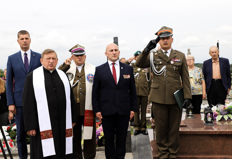 Uroczystość odsłonięcia i poświęcenia wyremontowanego nagrobka ks. kpt. Wiktora Gogolińskiego ps. „Wiktor” – 2 lipca 2024, fot. Paula Prudziłowicz (IPN)