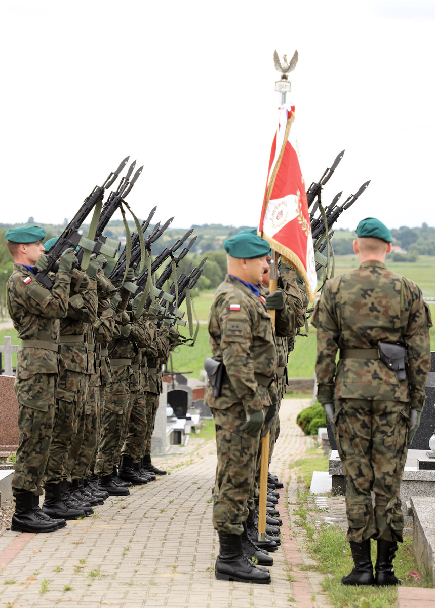 Uroczystość odsłonięcia i poświęcenia wyremontowanego nagrobka ks. kpt. Wiktora Gogolińskiego ps. „Wiktor” – 2 lipca 2024, fot. Paula Prudziłowicz (IPN)