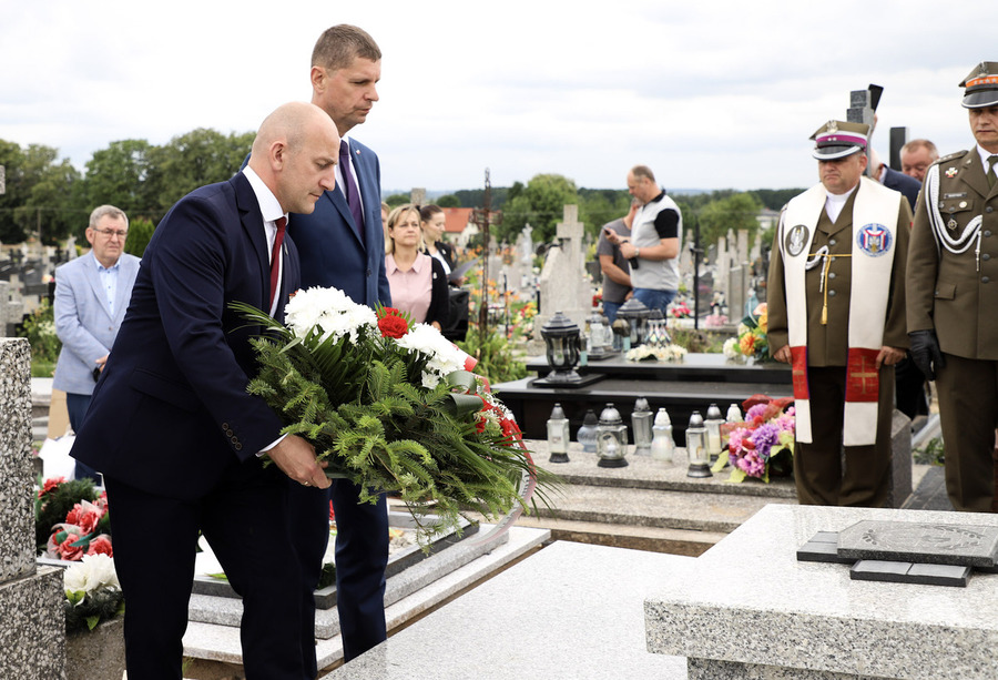 Uroczystość odsłonięcia i poświęcenia wyremontowanego nagrobka ks. kpt. Wiktora Gogolińskiego ps. „Wiktor” – 2 lipca 2024, fot. Paula Prudziłowicz (IPN)