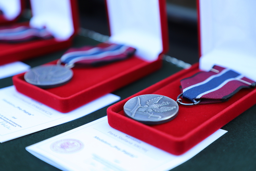 Uroczyste obchody 80. rocznicy operacji „Ostra Brama”. Ceremonia składania wieńców w kwaterze poległych żołnierzy Armii Krajowej w Skorbucianach – 6 lipca 2024, fot. Paula Prudziłowicz (IPN)