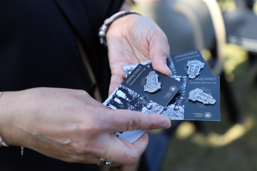 Uroczyste obchody 80. rocznicy operacji „Ostra Brama”. Ceremonia składania wieńców w kwaterze poległych żołnierzy Armii Krajowej w Skorbucianach – 6 lipca 2024, fot. Paula Prudziłowicz (IPN)