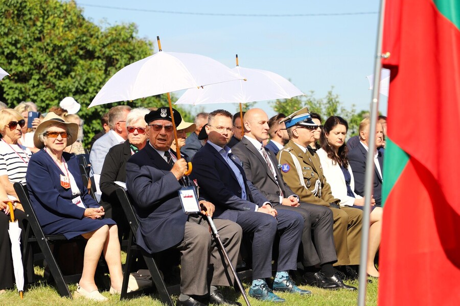 Uroczyste obchody 80. rocznicy operacji „Ostra Brama”. Ceremonia składania wieńców w kwaterze poległych żołnierzy Armii Krajowej w Skorbucianach – 6 lipca 2024, fot. Paula Prudziłowicz (IPN)