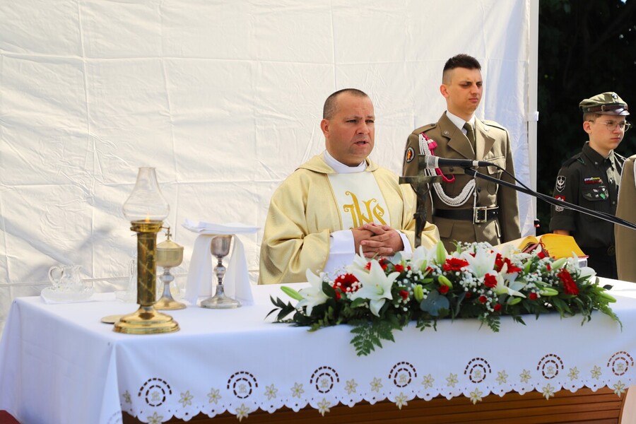 Uroczyste obchody 80. rocznicy operacji „Ostra Brama”. Ceremonia składania wieńców w kwaterze poległych żołnierzy Armii Krajowej w Skorbucianach – 6 lipca 2024, fot. Paula Prudziłowicz (IPN)