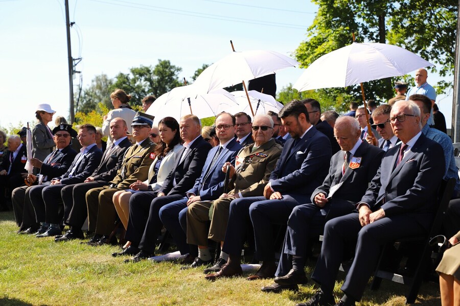 Uroczyste obchody 80. rocznicy operacji „Ostra Brama”. Ceremonia składania wieńców w kwaterze poległych żołnierzy Armii Krajowej w Skorbucianach – 6 lipca 2024, fot. Paula Prudziłowicz (IPN)