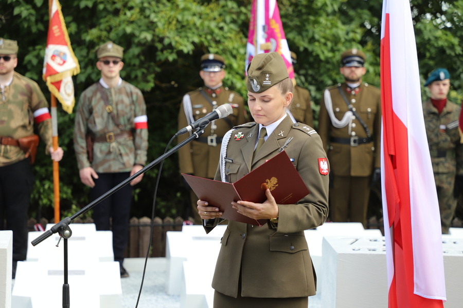 Uroczyste obchody 80. rocznicy operacji „Ostra Brama”. Ceremonia składania wieńców w kwaterze poległych żołnierzy Armii Krajowej w Skorbucianach – 6 lipca 2024, fot. Paula Prudziłowicz (IPN)