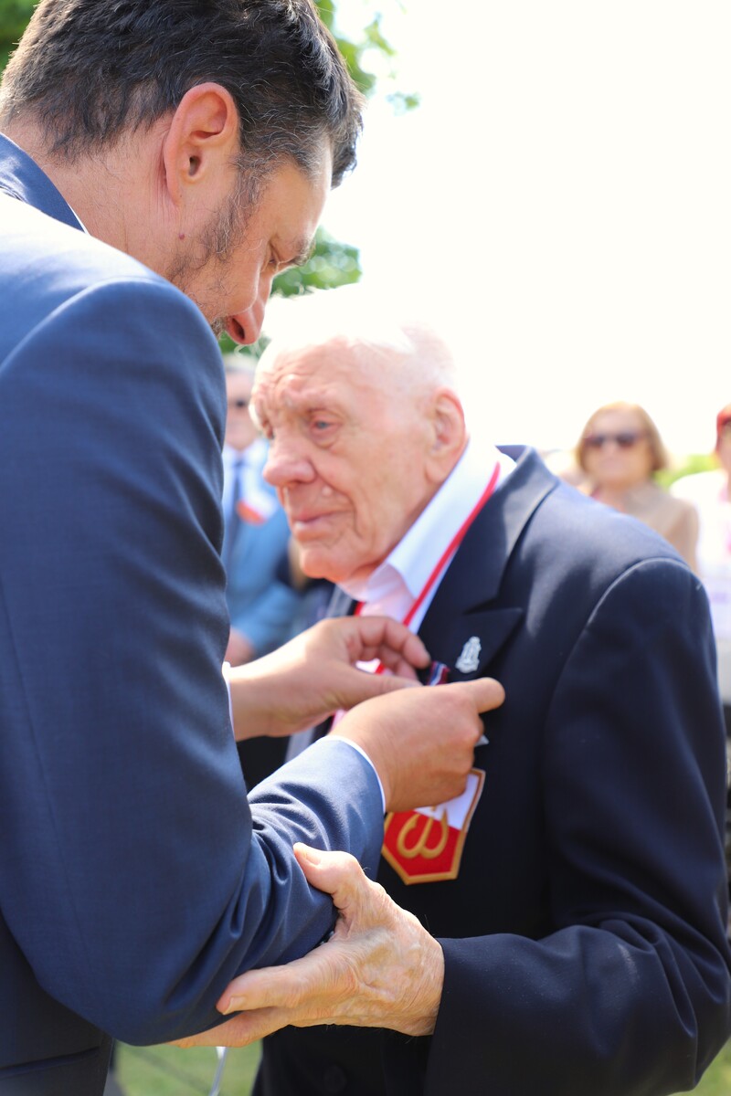 Uroczyste obchody 80. rocznicy operacji „Ostra Brama”. Ceremonia składania wieńców w kwaterze poległych żołnierzy Armii Krajowej w Skorbucianach – 6 lipca 2024, fot. Paula Prudziłowicz (IPN)