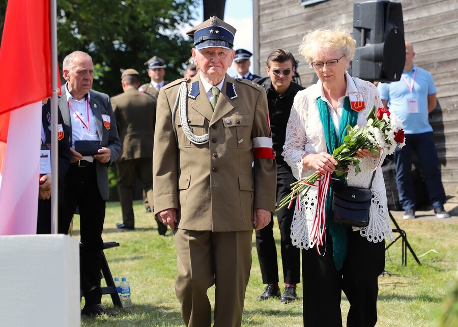 Uroczyste obchody 80. rocznicy operacji „Ostra Brama”. Ceremonia składania wieńców w kwaterze poległych żołnierzy Armii Krajowej w Skorbucianach – 6 lipca 2024, fot. Paula Prudziłowicz (IPN)