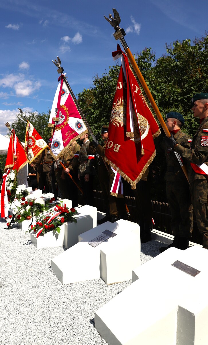 Uroczyste obchody 80. rocznicy operacji „Ostra Brama”. Ceremonia składania wieńców w kwaterze poległych żołnierzy Armii Krajowej w Skorbucianach – 6 lipca 2024, fot. Paula Prudziłowicz (IPN)