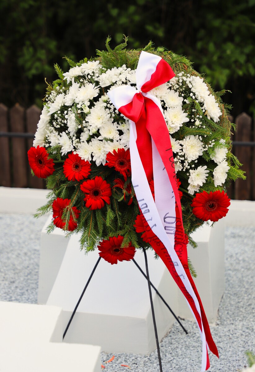 Uroczyste obchody 80. rocznicy operacji „Ostra Brama”. Ceremonia składania wieńców w kwaterze poległych żołnierzy Armii Krajowej w Skorbucianach – 6 lipca 2024, fot. Paula Prudziłowicz (IPN)