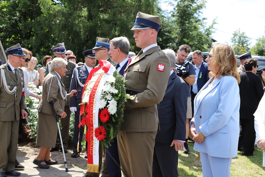 Uroczyste obchody 80. rocznicy operacji „Ostra Brama”. Ceremonia składania wieńców w Boguszach – 6 lipca 2024, fot. Paula Prudziłowicz (IPN)