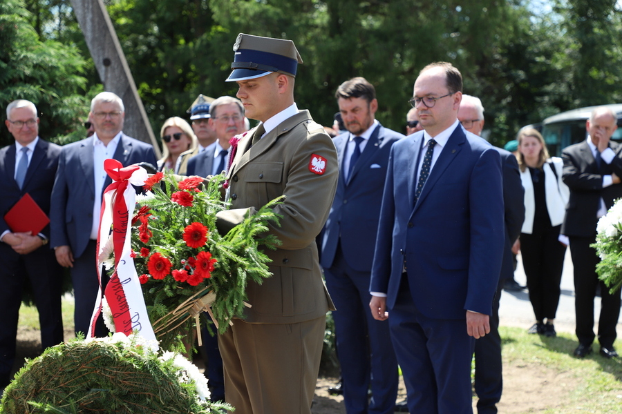 Uroczyste obchody 80. rocznicy operacji „Ostra Brama”. Ceremonia składania wieńców w Boguszach – 6 lipca 2024, fot. Paula Prudziłowicz (IPN)