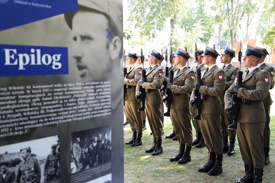 Uroczyste obchody 80. rocznicy operacji „Ostra Brama”. Ceremonia składania wieńców na Cmentarzu na Rossie – 7 lipca 2024, fot. Paula Prudziłowicz (IPN)