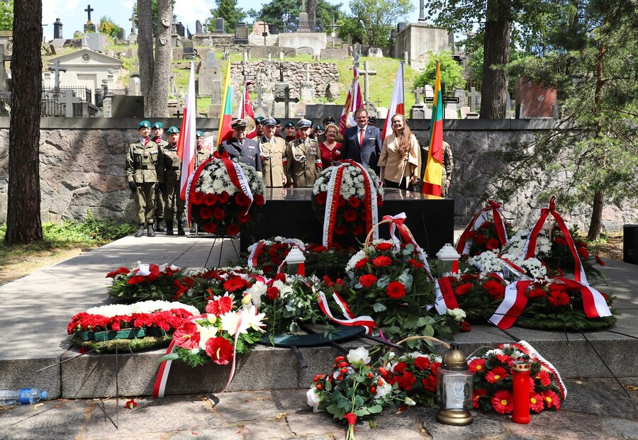 Uroczyste obchody 80. rocznicy operacji „Ostra Brama”. Ceremonia składania wieńców na Cmentarzu na Rossie – 7 lipca 2024, fot. Paula Prudziłowicz (IPN)