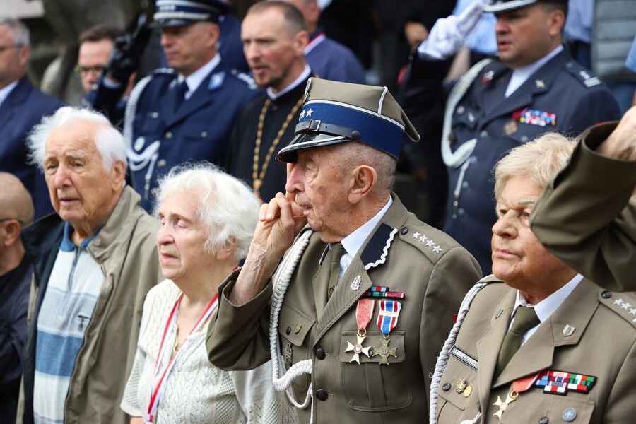 Uroczyste obchody 80. rocznicy operacji „Ostra Brama”. Uroczystości na cmentarzu w Kalwarii Wileńskiej oraz Kolonii Wileńskiej – 8 lipca 2024, fot. Paula Prudziłowicz (IPN)