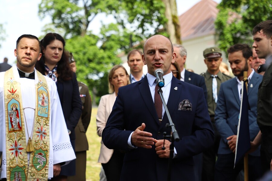 Uroczyste obchody 80. rocznicy operacji „Ostra Brama”. Uroczystości na cmentarzu w Kalwarii Wileńskiej oraz Kolonii Wileńskiej – 8 lipca 2024, fot. Paula Prudziłowicz (IPN)