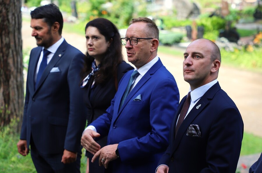 Uroczyste obchody 80. rocznicy operacji „Ostra Brama”. Uroczystości na cmentarzu w Kalwarii Wileńskiej oraz Kolonii Wileńskiej – 8 lipca 2024, fot. Paula Prudziłowicz (IPN)