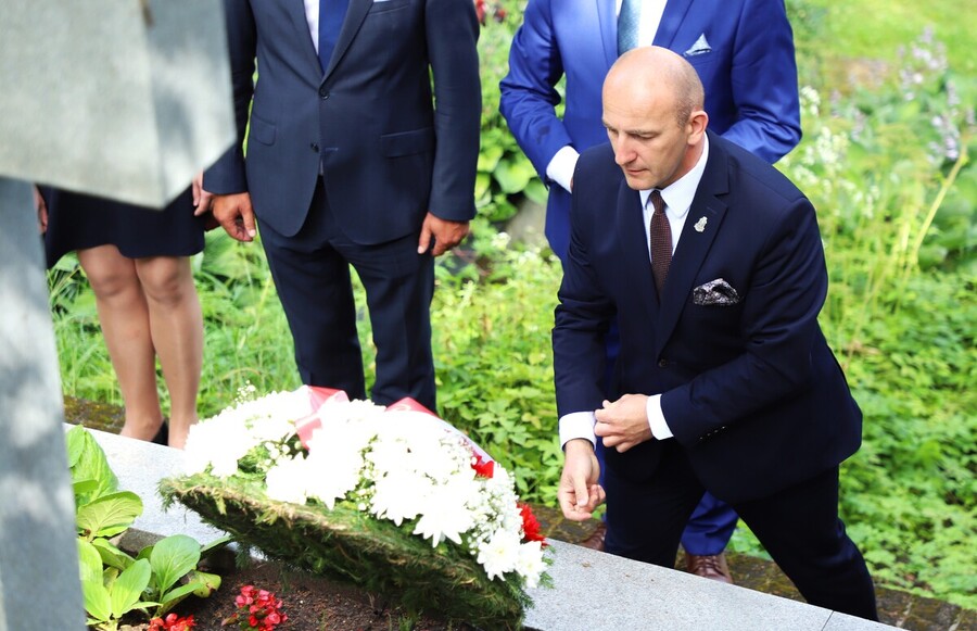 Uroczyste obchody 80. rocznicy operacji „Ostra Brama”. Uroczystości na cmentarzu w Kalwarii Wileńskiej oraz Kolonii Wileńskiej – 8 lipca 2024, fot. Paula Prudziłowicz (IPN)