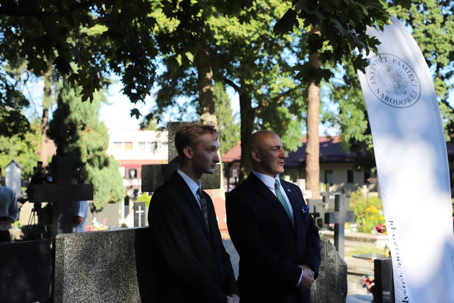 Uroczyste oznaczenie i poświęcenie wyremontowanego grobu śp. mjr. Aleksandra Komara – 13 sierpnia 2024, fot. Katarzyna Dojs (IPN)