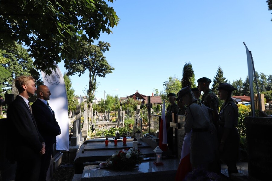 Uroczyste oznaczenie i poświęcenie wyremontowanego grobu śp. mjr. Aleksandra Komara – 13 sierpnia 2024, fot. Katarzyna Dojs (IPN)