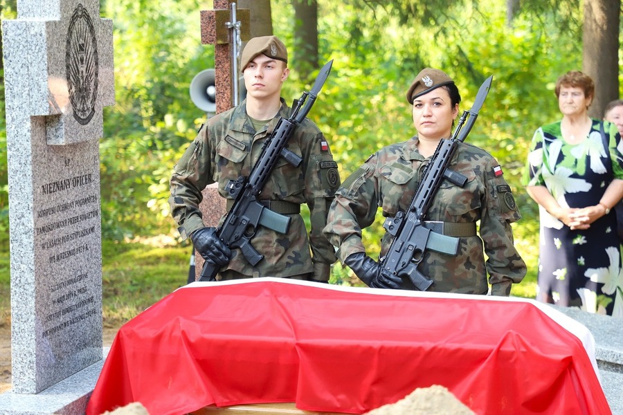 Uroczystości pogrzebowe nieznanego żołnierza Korpusu Ochrony Pogranicza – 16 września 2024, fot. Paula Prudziłowicz (IPN)