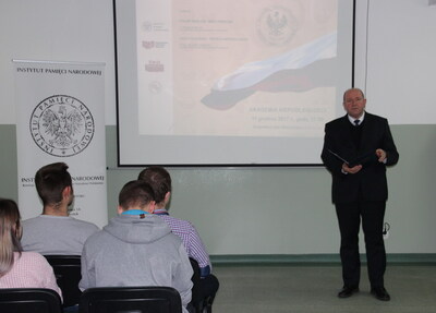 Pierwsze spotkanie Akademii Niepodległości zainaugurował dr hab. Piotr Kardela, dyrektor Oddziału IPN w Białymstoku