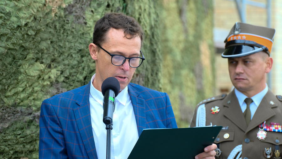 Uroczyste odsłonięcie i poświęcenie wyremontowanego pomnika Armii Krajowej w Dąbrowie Białostockiej – 27 września 2024, fot. Paula Prudziłowicz (IPN)