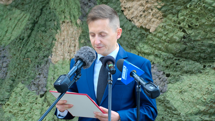 Uroczyste odsłonięcie i poświęcenie wyremontowanego pomnika Armii Krajowej w Dąbrowie Białostockiej – 27 września 2024, fot. Paula Prudziłowicz (IPN)