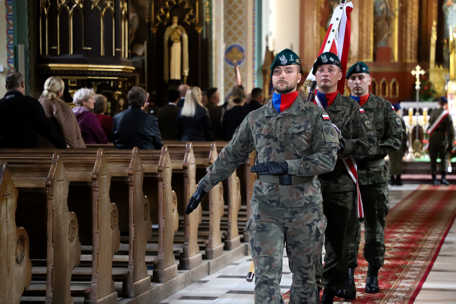 Uroczyste odsłonięcie i poświęcenie wyremontowanego pomnika Armii Krajowej w Dąbrowie Białostockiej – 27 września 2024, fot. Paula Prudziłowicz (IPN)