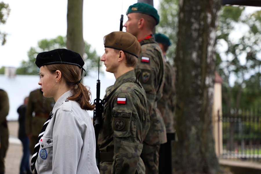 Uroczyste odsłonięcie i poświęcenie wyremontowanego pomnika Armii Krajowej w Dąbrowie Białostockiej – 27 września 2024, fot. Paula Prudziłowicz (IPN)