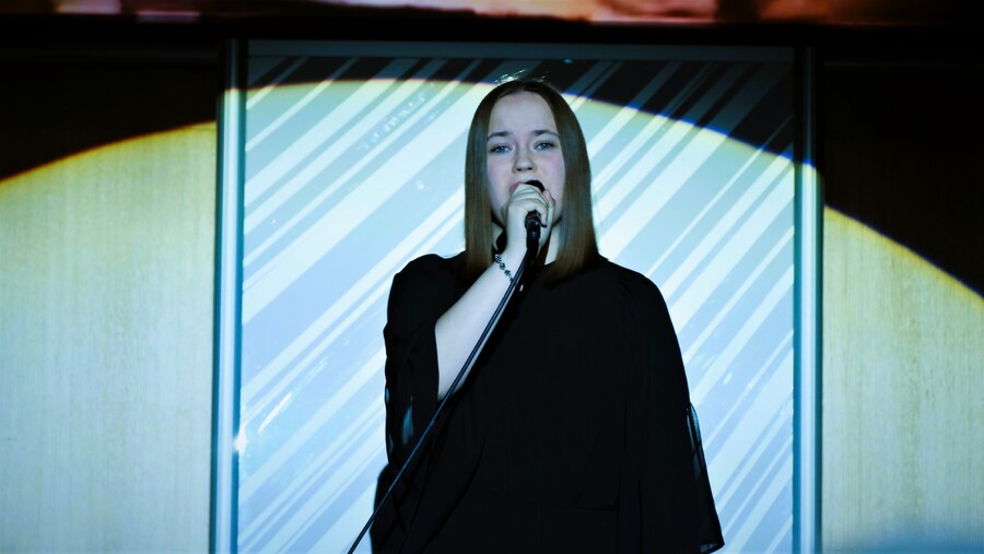 Spektakl pt. „Rozżarzone węgle miłości”, upamiętniający 40. rocznicę zamordowania bł. ks. Jerzego Popiełuszki – 8 października 2024, fot. Wioleta Wróbel (IPN)