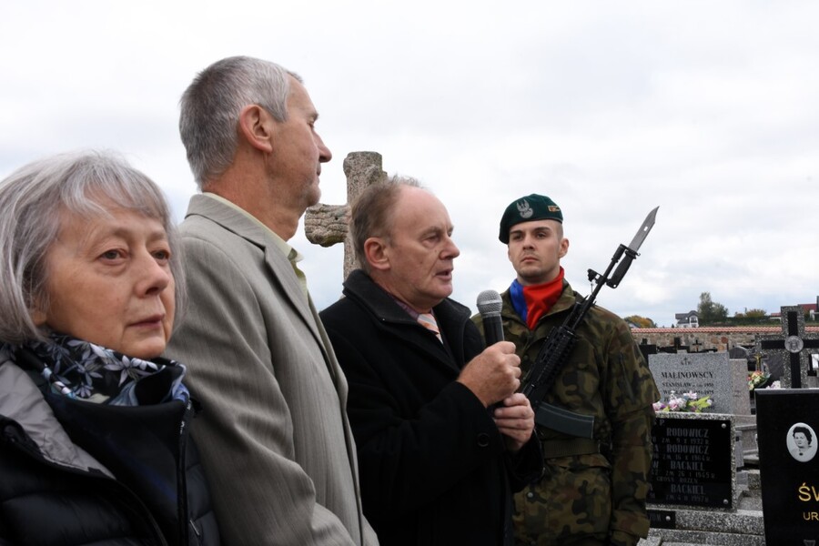 Uroczyste oznaczenie i poświęcenie grobu śp. Jadwigi Świętorzeckiej ,,Stokrotki” – 15 października 2024, fot. Katarzyna Dojs (IPN)