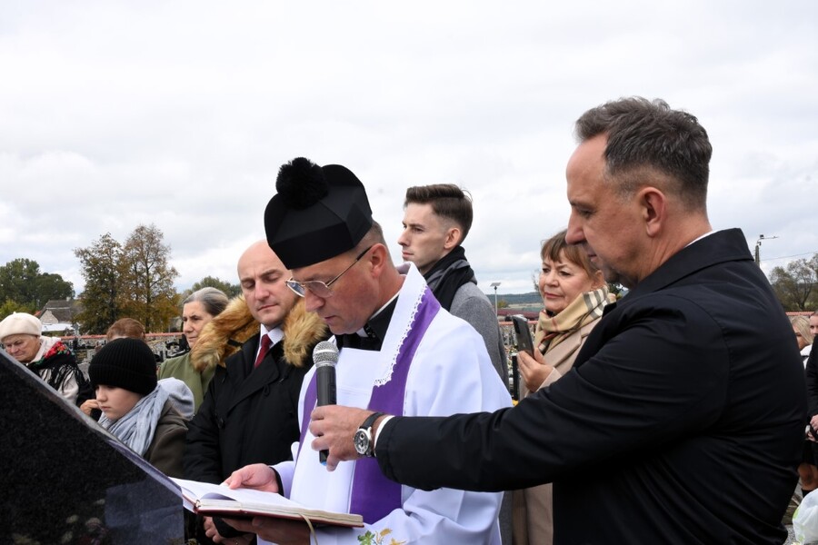 Uroczyste oznaczenie i poświęcenie grobu śp. Jadwigi Świętorzeckiej ,,Stokrotki” – 15 października 2024, fot. Katarzyna Dojs (IPN)
