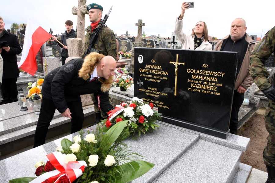 Uroczyste oznaczenie i poświęcenie grobu śp. Jadwigi Świętorzeckiej ,,Stokrotki” – 15 października 2024, fot. Katarzyna Dojs (IPN)