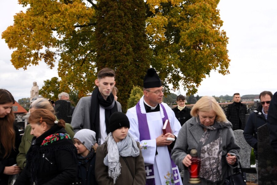Uroczyste oznaczenie i poświęcenie grobu śp. Jadwigi Świętorzeckiej ,,Stokrotki” – 15 października 2024, fot. Katarzyna Dojs (IPN)